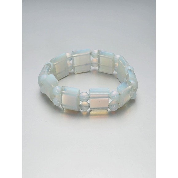 Jewelry - Gorgeous! Vintage Blue Moonstone Beaded Stretchy Bracelet FREE $HIPPING!!